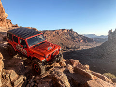 https://serenity-foxfactory.asset.akeneo.cloud/fox_asset_family/media/JSPEC_JL_Long_Arm_Chubbs.jpg