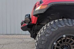 https://serenity-foxfactory.asset.akeneo.cloud/fox_asset_family/media/cwl_jl12101_lifestyle_03_jeep_jl_blaze_front_bumper.jpg