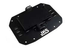https://serenity-foxfactory.asset.akeneo.cloud/fox_asset_family/media/jks_8215_license_plate_tailgate_vent_rotation_2.